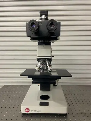 LEITZ ERGOLUX 020-448.026 MICROSCOPE (THORLABS TABLE SOLD SEPARATE)