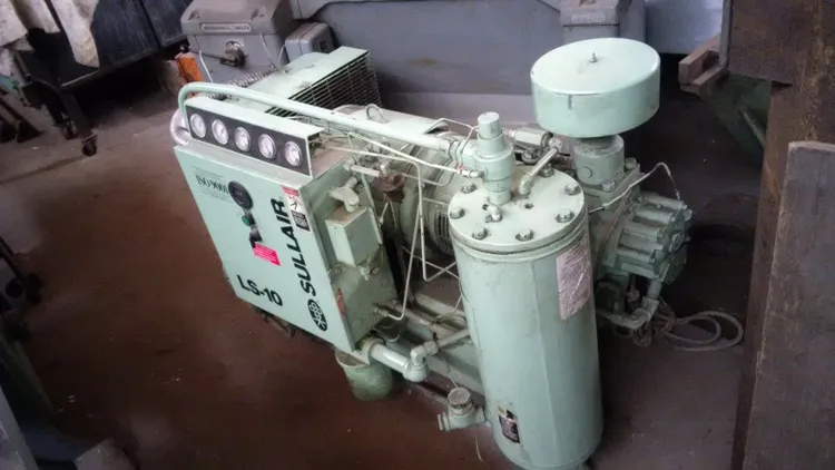 Used Sullair LS10-30H Rotary Screw & Sliding Vane Air Compressors Quebec CA | Machineco #1256333