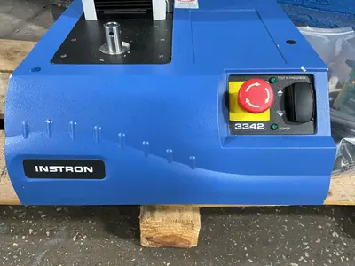Used INSTRON 3342Q 2283 Precision Universal Testing Machines Ohio US | HGR 24 #1280198