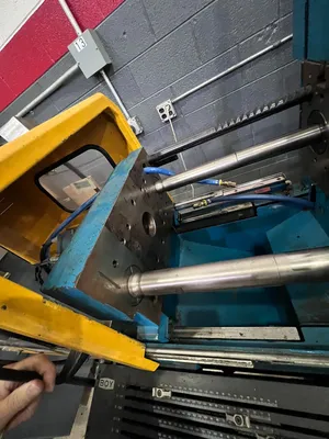 1990 BOY 22S Injection Molding Machines | Universal Press & Machinery (UPM) (5)