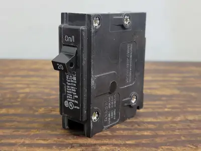 Used EATON BR120 Switchgears British Columbia CA | Lenmark #241988