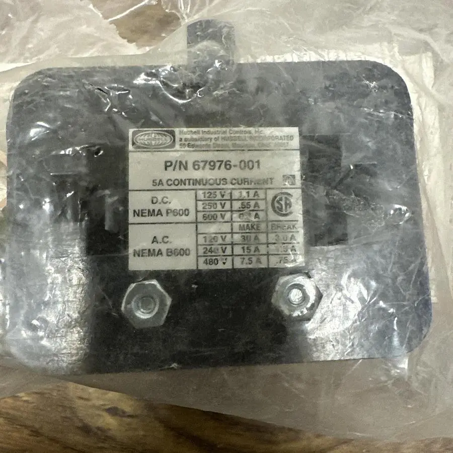USED HUBBELL 67976-001