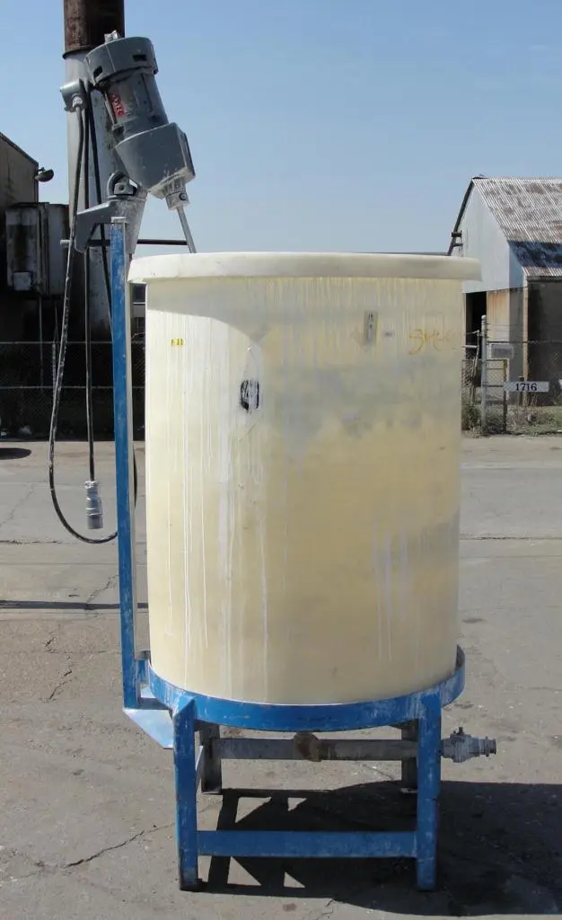 SPC5013  Tank 230 gallon vertical tank, Polyethylene, dish removable lid