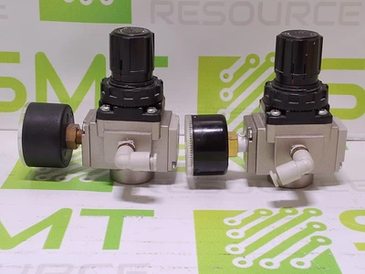 SMC AR20-01 PNEUMATIC REGULATOR W/ PRESSURE GAUGE