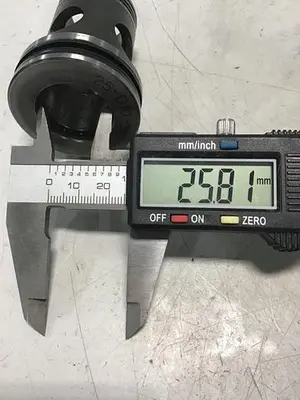 USED VICKERS 25-D10-30