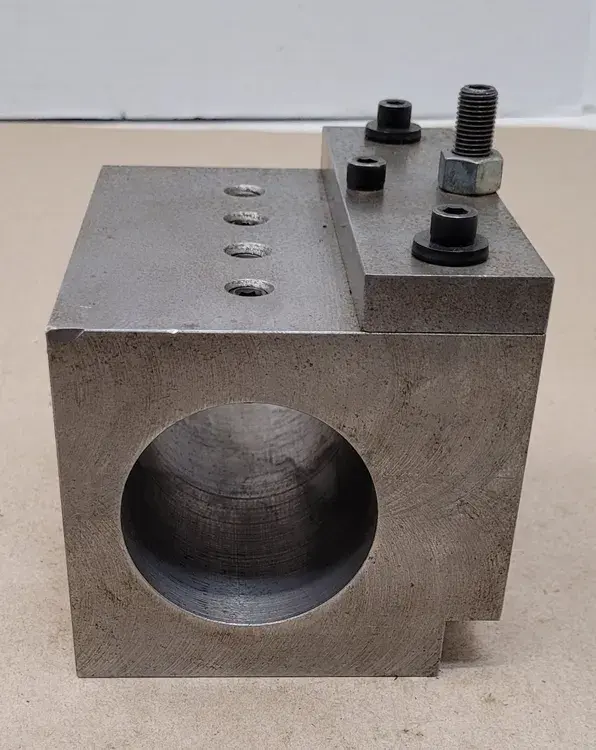 Used _UNKNOWN_ 2.25IN BORING BAR HOLDER Misc Industrial Equipment Kentucky US | Aucto #686547