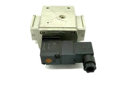 USED SMC AV4000-04-5DZ VALVE AV4000045DZ