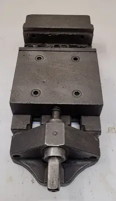 MACHINIST VISE, 6 INCH JAW OPENING