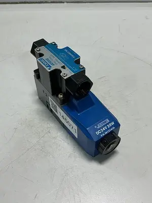 USED TOKIMEC VICKERS DG4V-3-2A-M-P7-H-7-T41-50
