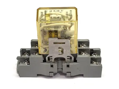Used IDEC SY2S-05, RY2S Relays & Switches Michigan US | Maverick Industrial Sales #1483115