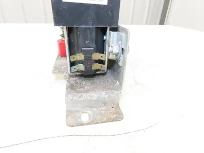 Used TENNANT _UNKNOWN_ PLC Contactors Indiana US | Arrow Industrial #1483068