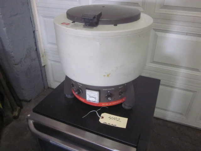 IEC Lab Centrifuge, Model HN-S II
