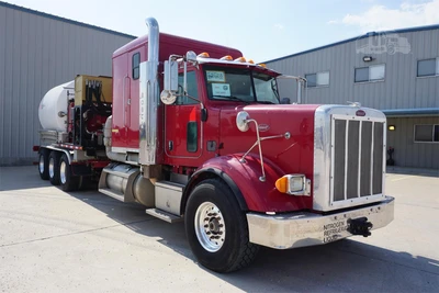 Used 2009 PETERBILT 367 Service & Utility Trucks Texas US | Roll Off Truck World #1491938