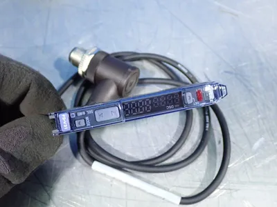 New | in-Stock KEYENCE FSV31 Photoelectric Sensors Ohio US | HGR 24 #1085036