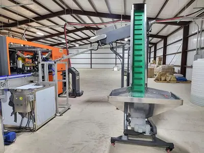 Blow Molder, 4-Cavity, 5,550 BPH, High Pressure Compressors, System - #4650904