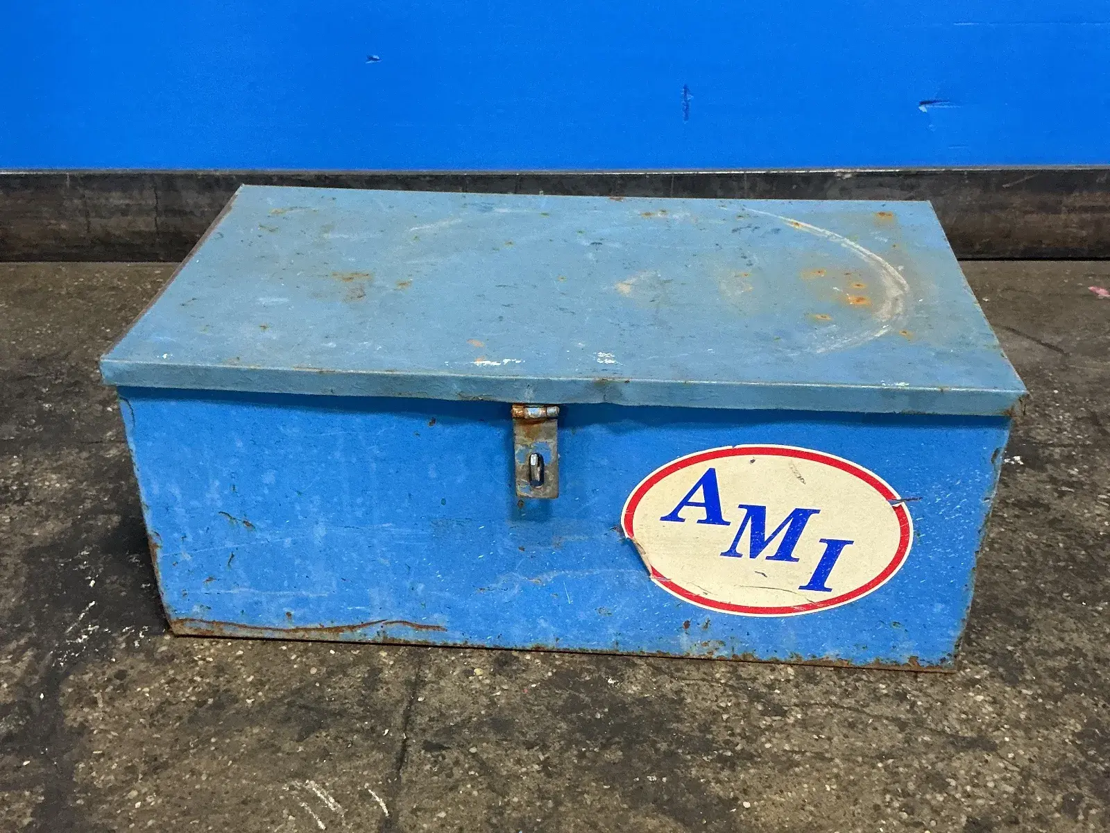 Delta 30” X 15” X 12” Metal Storage Bin