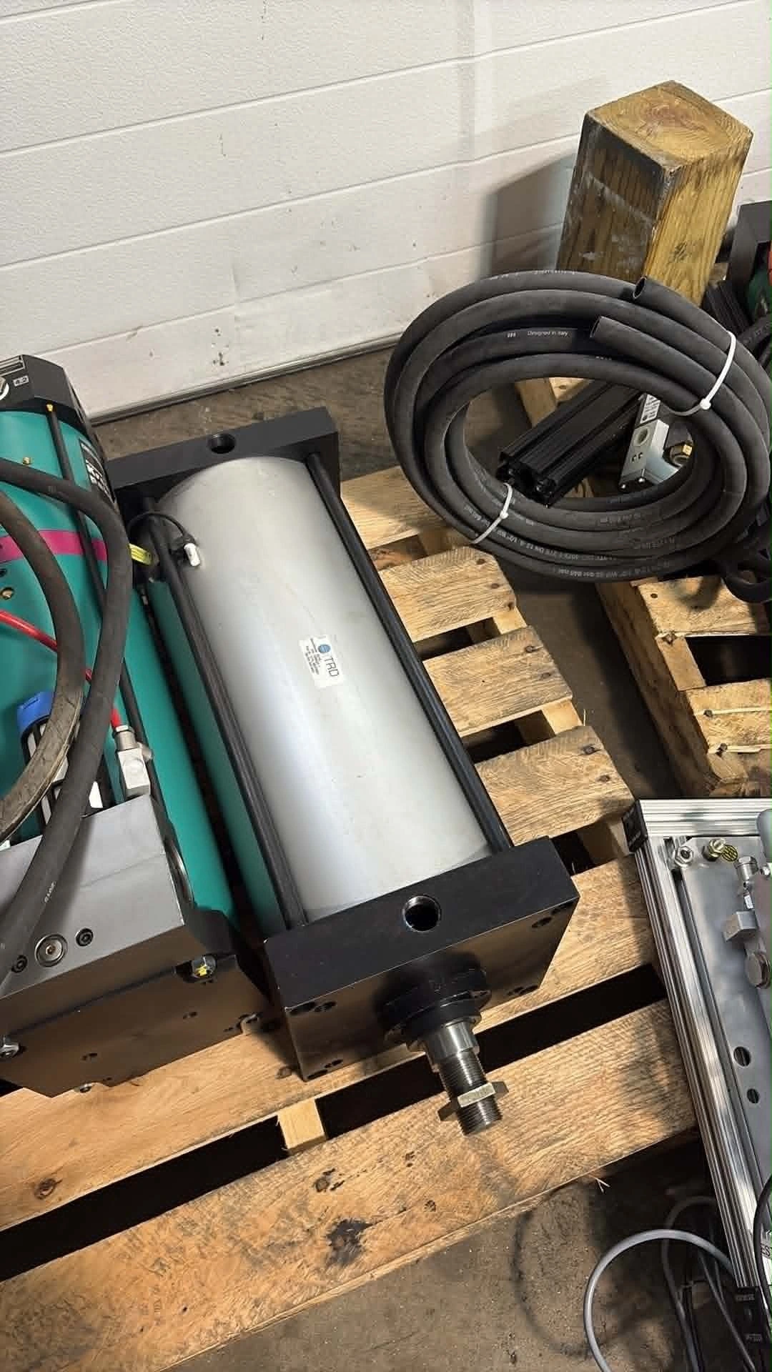Used BIMBA 8x16 250PSI Cylinders Connecticut US | Global Machine Brokers, LLC #1328530
