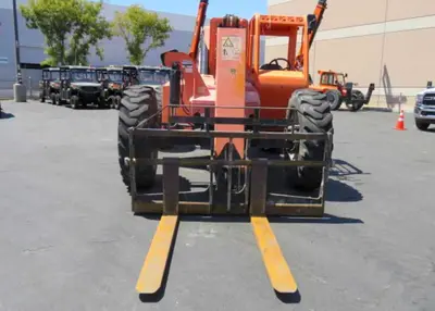 USED 2013 JLG SKYTRAK 8042