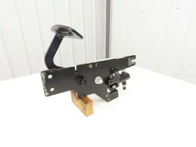 Hyster E100XN Forklift Brake Pedal & Master Cylinder & Bracket Assembly