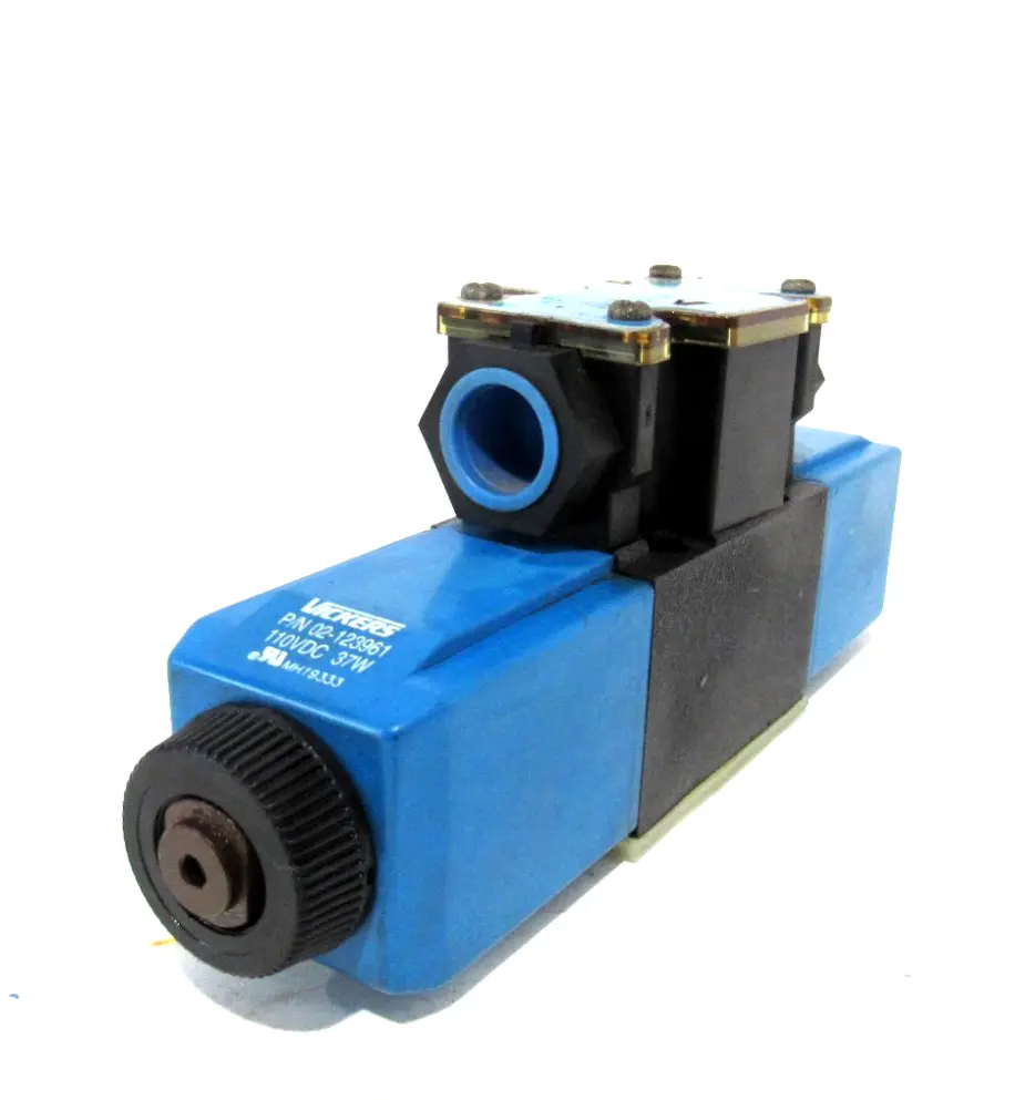 NEW VICKERS DG4V-3S-31C220-M-FTWL-PH5-60 VALVE 02-330422 DG4V3S31C220MFTWLPH560