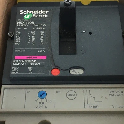NEW SCHNEIDER LV429677