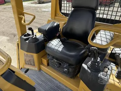 USED 2002 CAT D3G XL