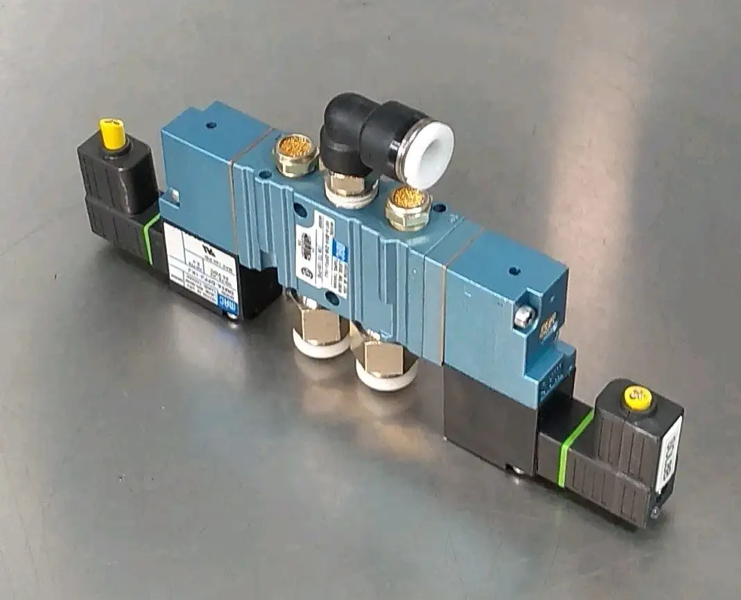 MAC 461A-B0A-DM-DFFJ-1KJ + DM3A-DFFJ-1KJ Solenoid Valve Loc6C11