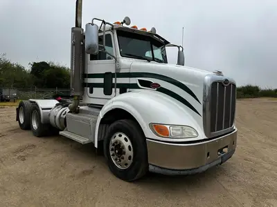 USED 2011 PETERBILT 384