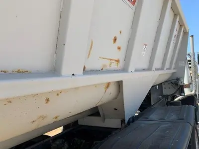 USED 2001 INTERNATIONAL 4900