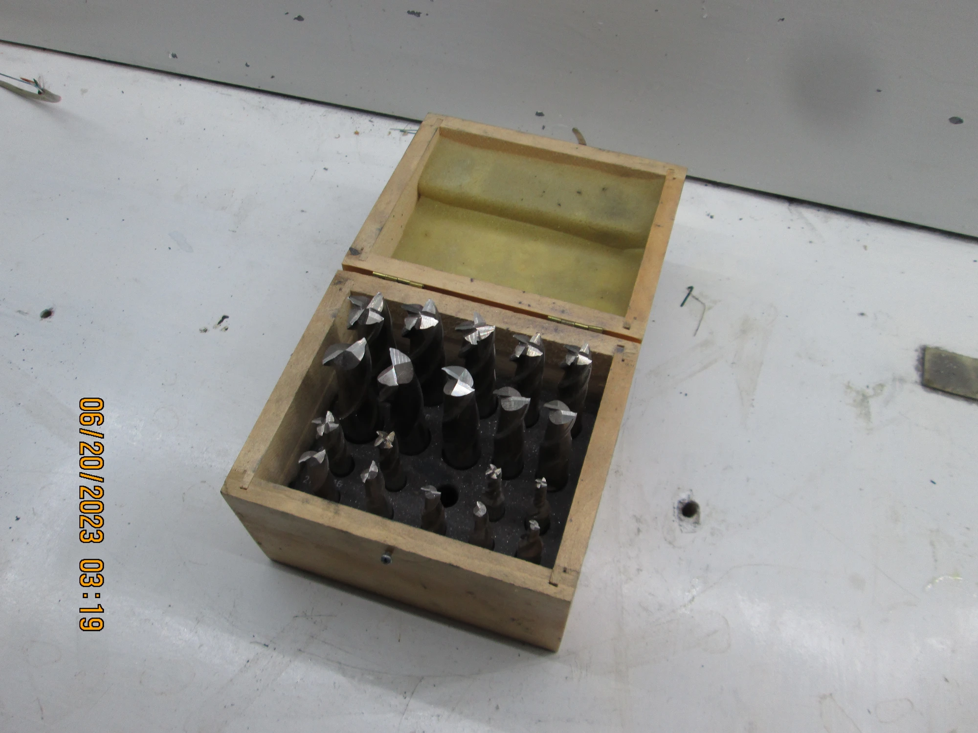 3/16-3/4",2, 4 Flute Square End Mill Set Uncoated, High Speed Steel, Missing 1