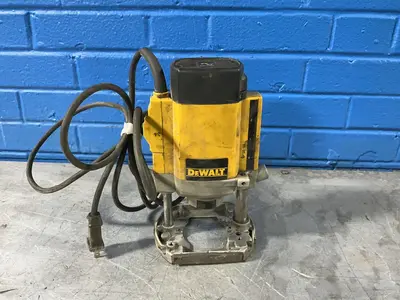 Used DEWALT DW615 Miscellaneous MRO Ohio US | HGR 24 #1293720