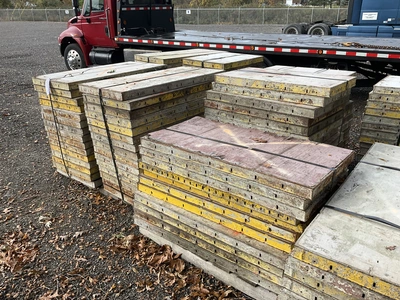 Used MIXED LOT OF VARIOUS SIZED CONCRETE FORMS Misc Construction Attachements Michigan US | Miedema Asset Management Group #1579276