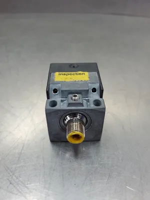 TURCK Bi15-CK40-AP6X2-H1141 10-30VDC Proximity Switch. 5D