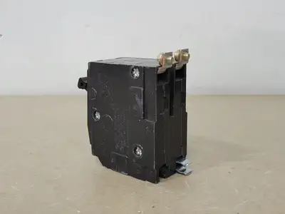 USED SQUARE D QOB230