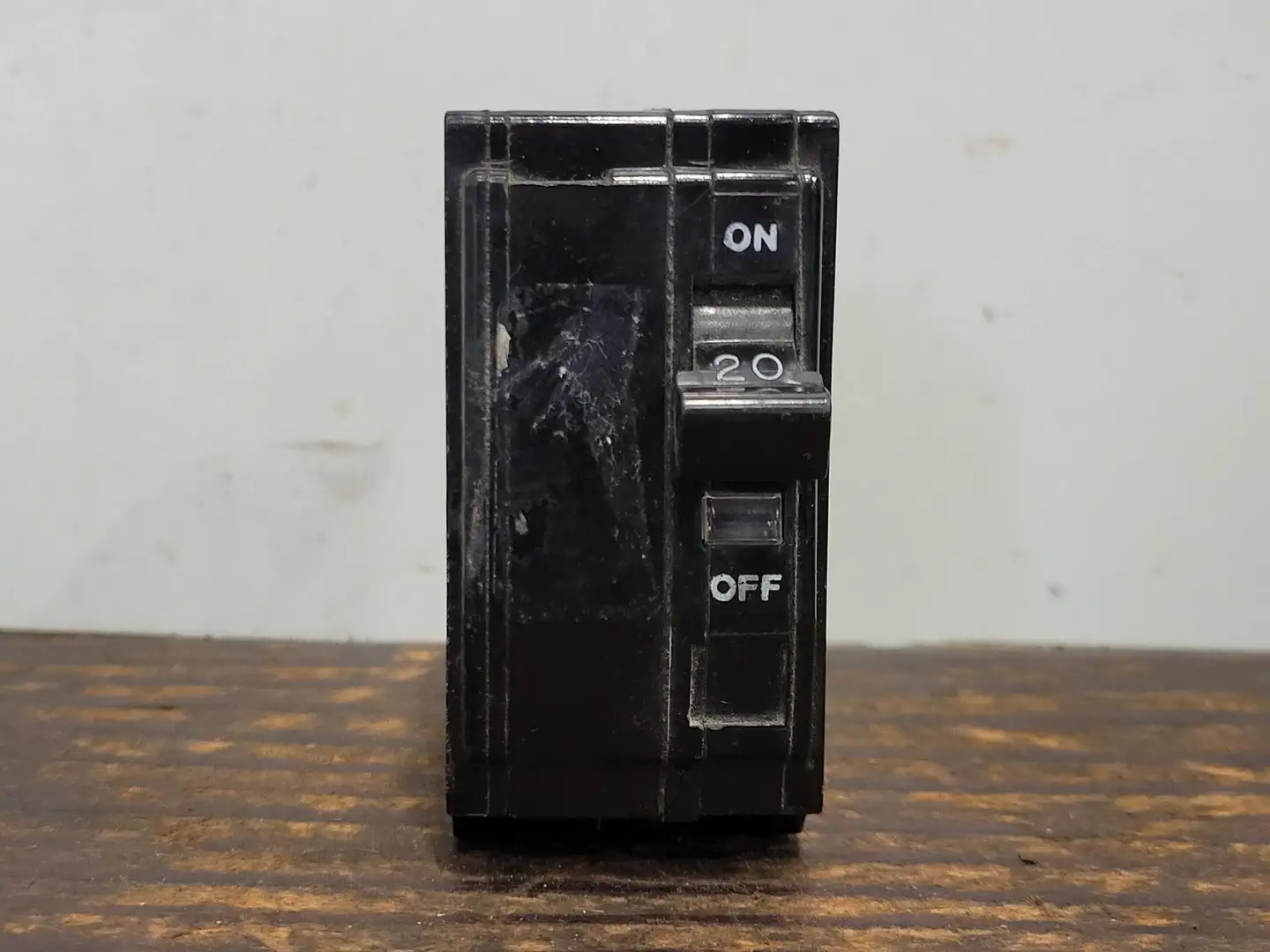 Used SQUARE D QO220 Switchgears British Columbia CA | Lenmark #242280