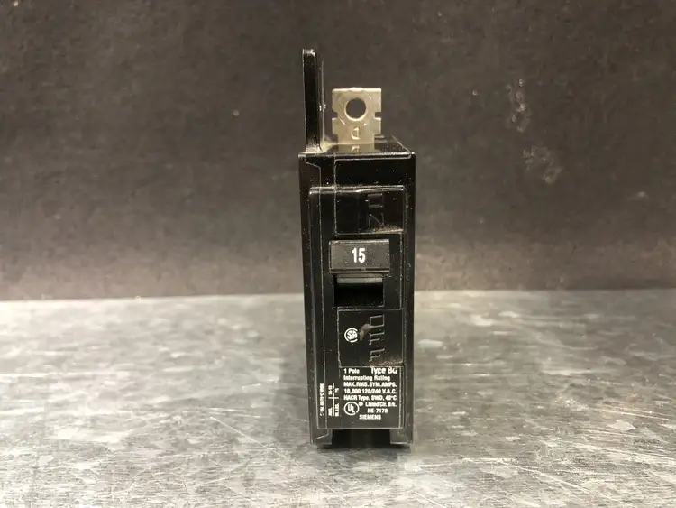 Used SIEMENS BQ1B015 Switchgears British Columbia CA | Lenmark #244144