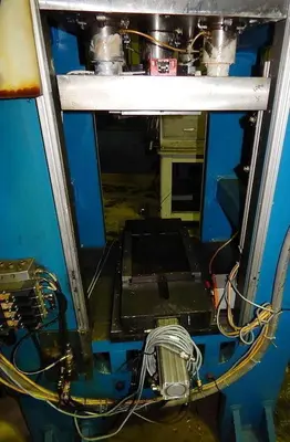 16 Ton FARGER & JOOSTEN MULTIPOWER Air/Oil Press