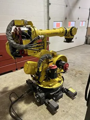 Used 2002 FANUC R-2000IA/165F Robots Michigan US | Aucto #1332270