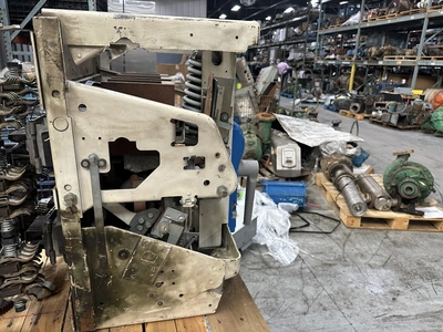 General Electric AK-T-2A-50 Air Circuit Breaker. Family AK; 3 Po