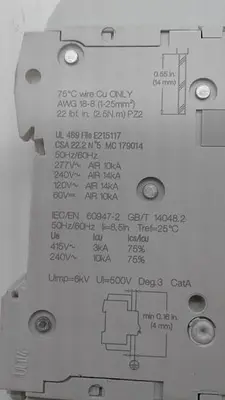 Schneider Electric Multi 9 CS 30323 F-92506 Ruell-Malmasion Cedex