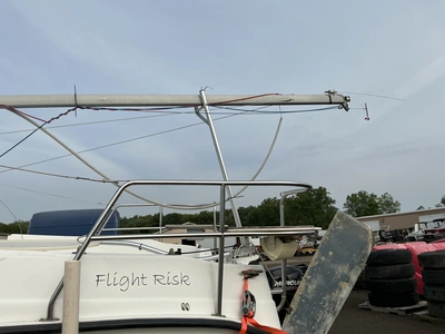 USED 1998 HUNTER TBD