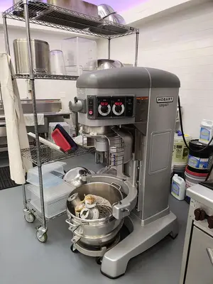 Hobart Legacy 60QT Mixer