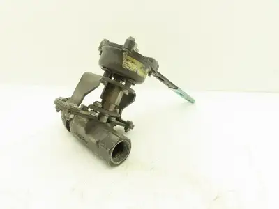 Jamesbury TORQ-HANDLE 1" Ball Valve M-F with Spring Return-to-Closed Handle