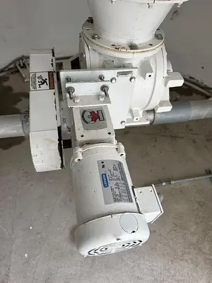 USED 1997 PEABODY 2870 CU FT