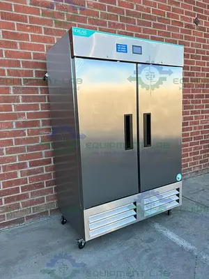 USED NORLAKE NSWDF492SSS/0A WHITE DIMOND SERIES DOUBLE DOOR FREEZER -20C, 49 CU. FT.