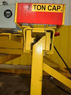 4,000 LBS CALDWELL BATTERY POWERED PORTABLE & ADJUSTABLE SHEET LIFTER: YOBRO #24914