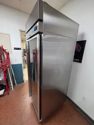 Used Hoshizaki Used 27.5" Hoshizaki R1A-FG One Section Reach In Glass Door Refrigerator 115V - TH5 Display Refrigerators Illinois US | Falcon Restaurant Supply #1373512