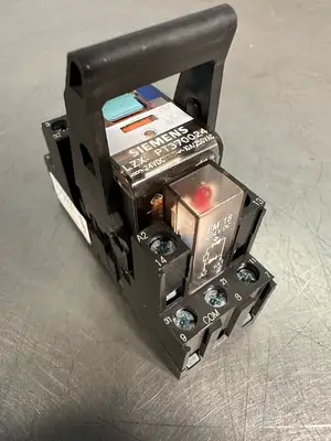 Siemens PT370024 24VDC 10 Amp 250VAC Plug-In Relay with PT78730 (7.4.3)