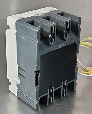Eaton Cutler Hammer FDB3030L 30 Amp 600 Volt 3 Pole (BIN434)
