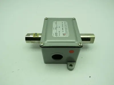 United Electric Controls 8542 Type J21KD Pressure Switch  0-25PSI  20A 125/250Va